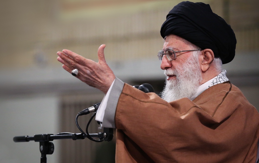 حکم بیان کمبودها و ضعفهای در جمهوری اسلامی